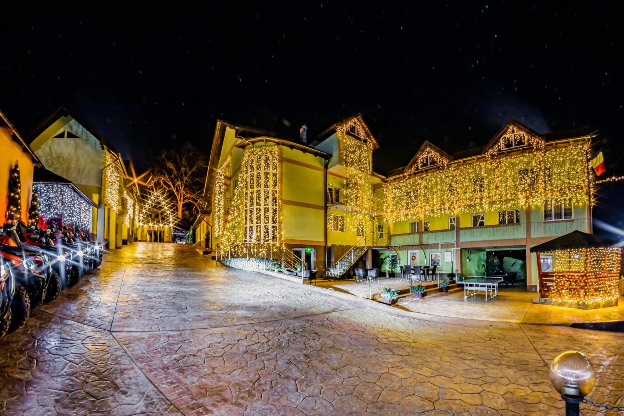 Pensiunea Mihaela-Transalpina Novaci-Străini Exterior photo